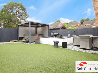 ENCLOSED REAR GARDEN